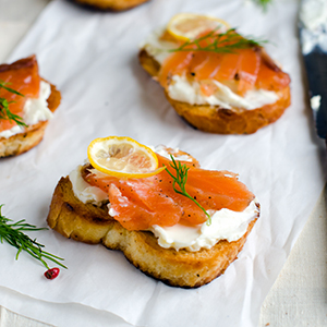 https://www.vitalchoice.com/blog/wp content/uploads///salmon recipes crostini