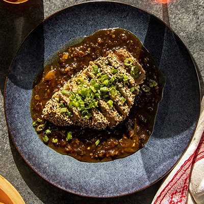 Tuna steak with honeybell fish sauce